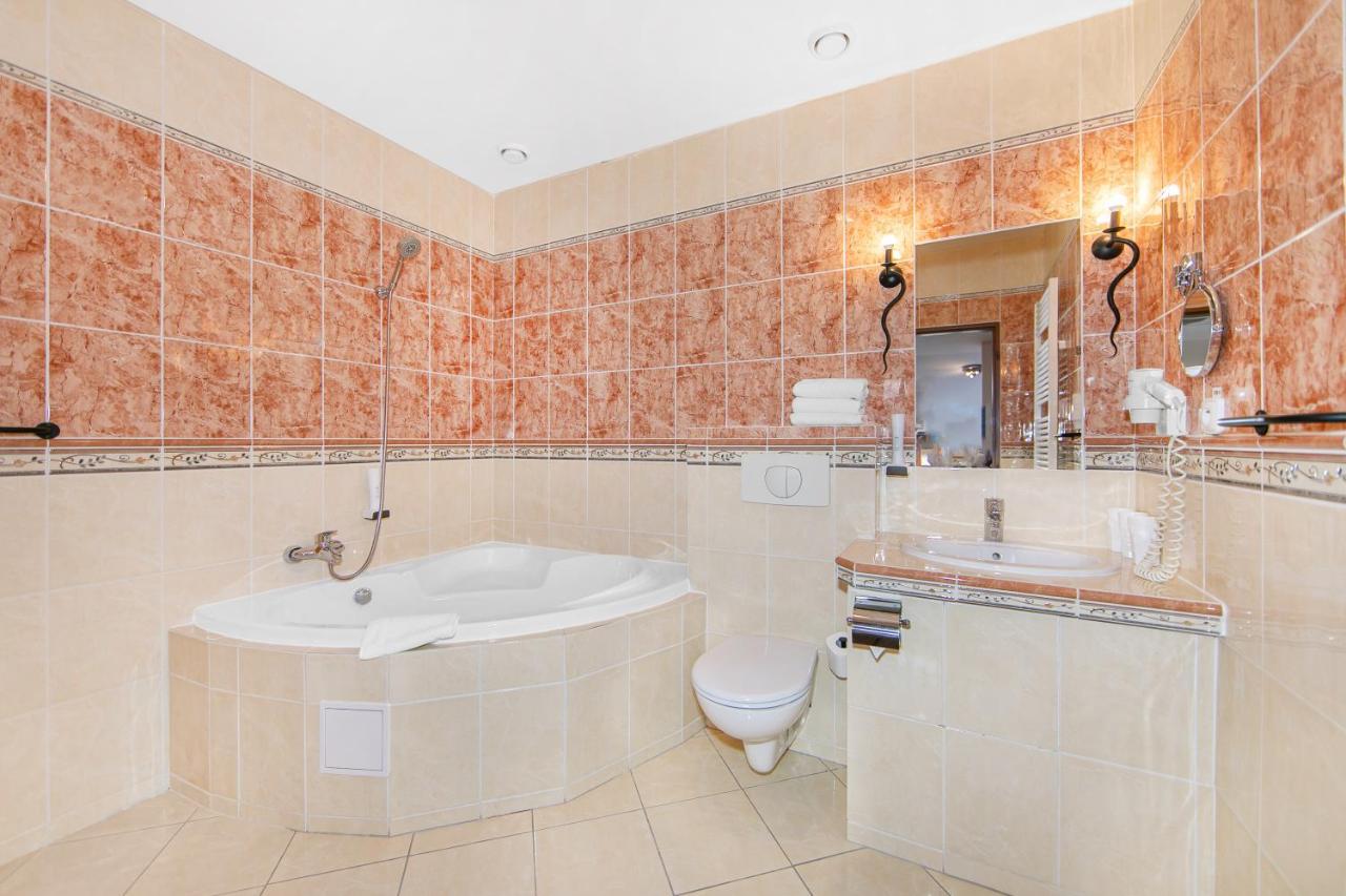 Hotel Palace Пльзень Экстерьер фото