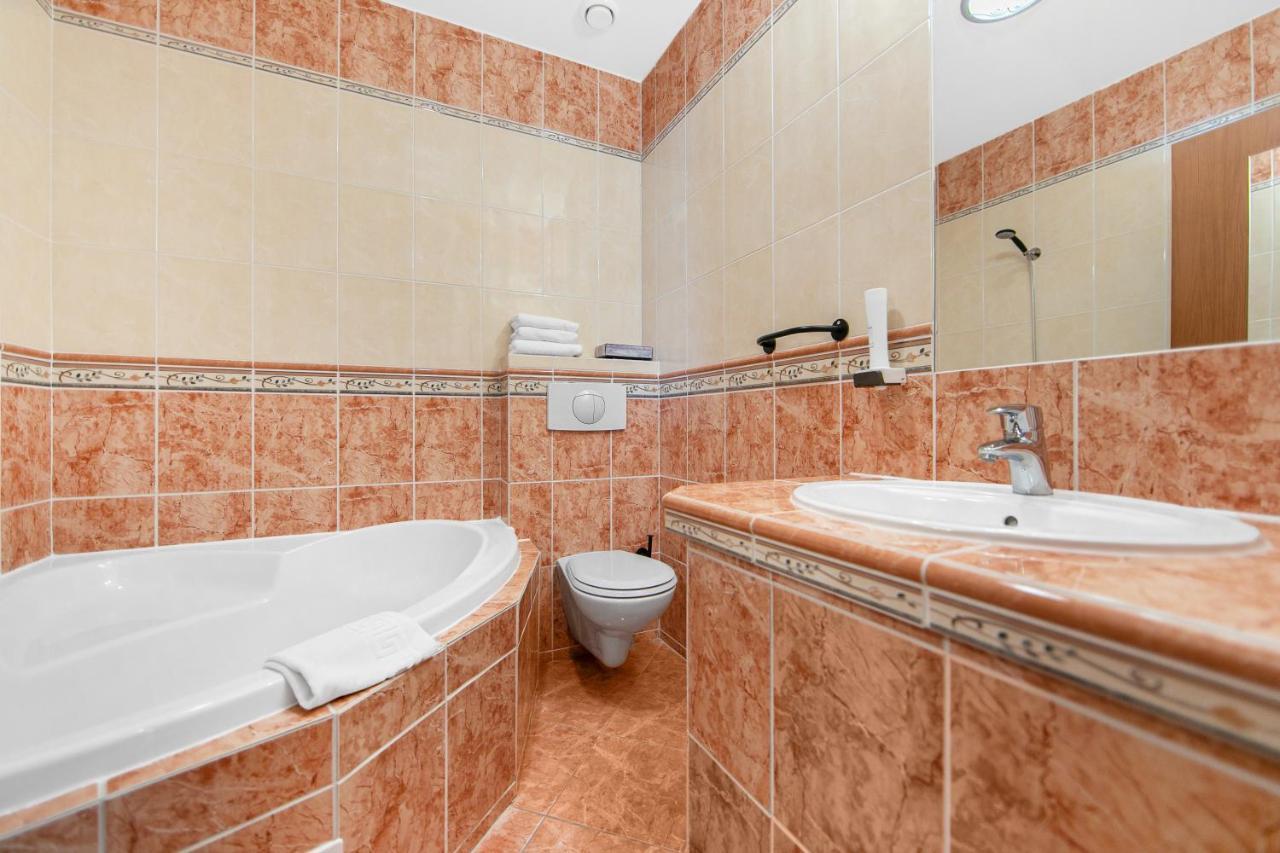 Hotel Palace Пльзень Экстерьер фото